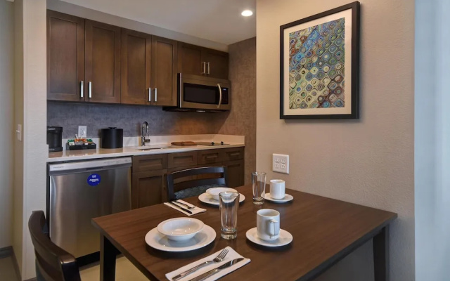 1 Bedroom Standard room with pool view