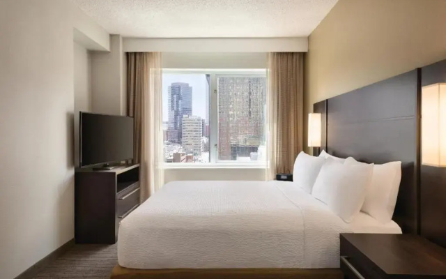 1 Bedroom Suite with city view