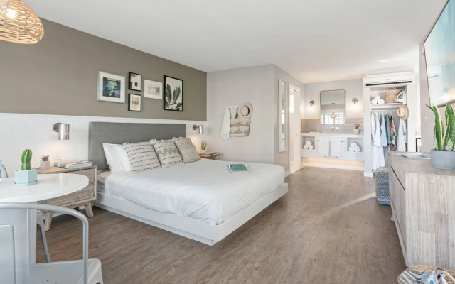 Standard room with balcony and with ocean view