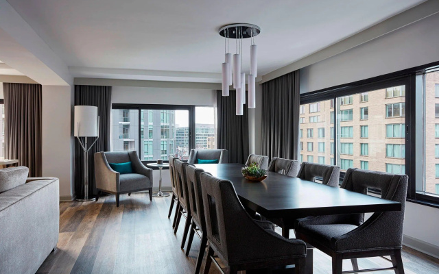 Presidential Double Club Suite