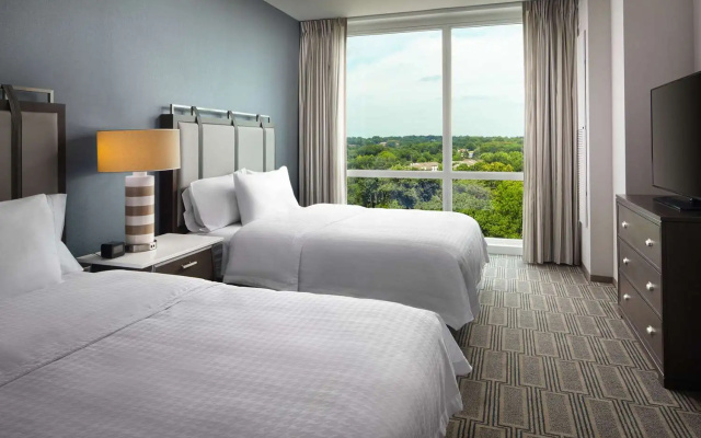 Hearing Accessible Suite with city view