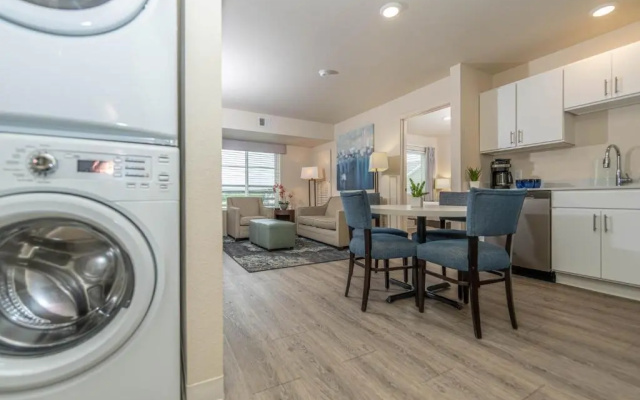 3 Bedrooms Apartment