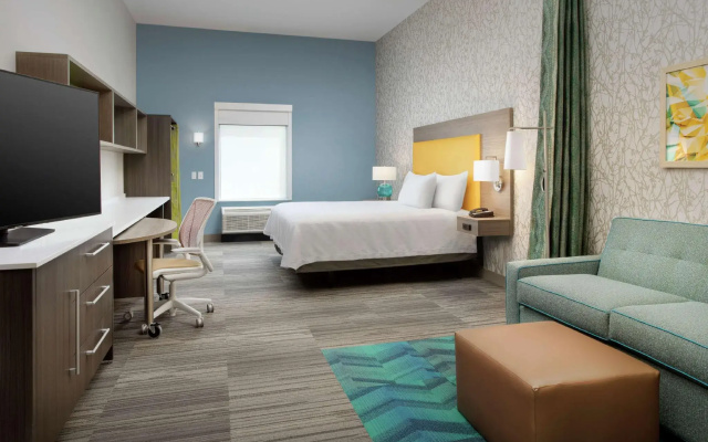 Accessible with Roll-In Shower Double Studio Suite