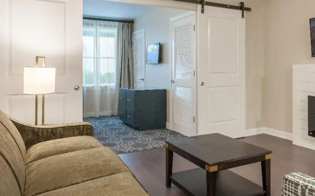 Deluxe Suite