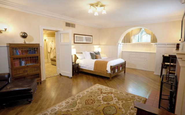 Grand room