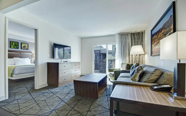 2 Bedrooms Suite