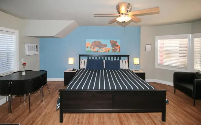 Deluxe Studio