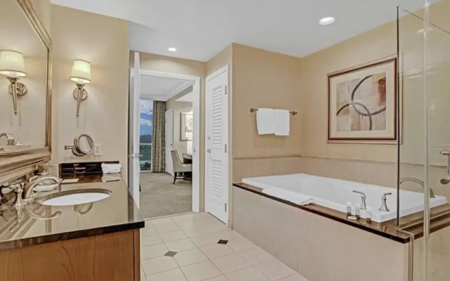 Deluxe Double Suite with golf view