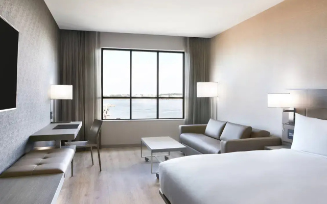 Deluxe Double room with partial view