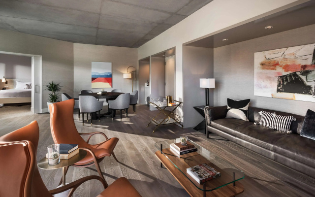 Suite with mountain view