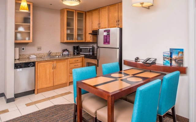 2 Bedrooms Suite