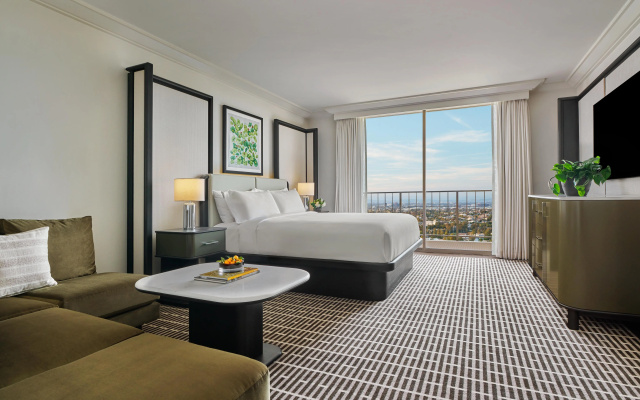 2 Bedrooms Deluxe Double Suite with balcony and with bay view