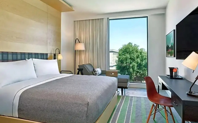 Deluxe Accessible room
