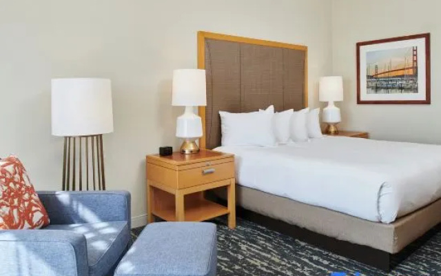 Standard room with balcony and with harbour view