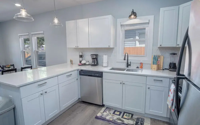 4 Bedrooms Cottage