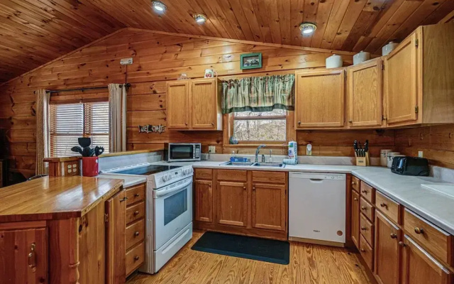 3 Bedrooms Cottage with balcony