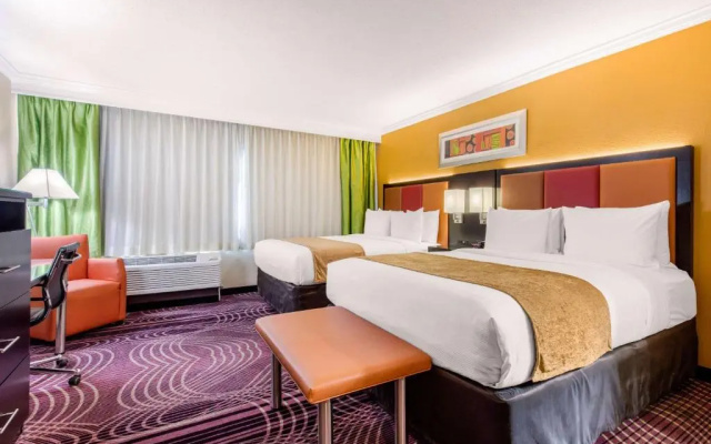 Standard Double room with city view