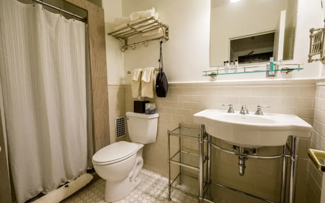 Quadruple Suite