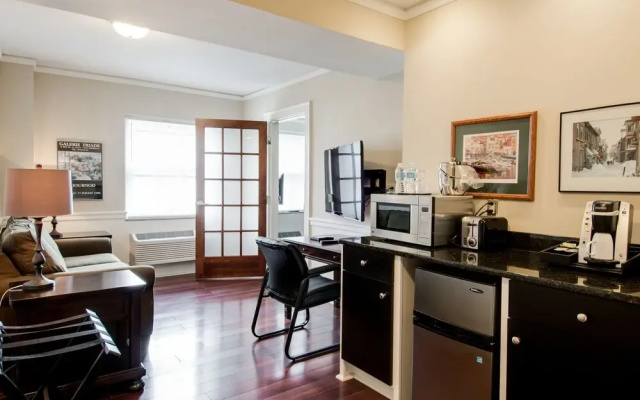 Deluxe Suite