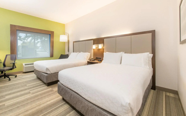 2 Bedrooms Quadruple Suite