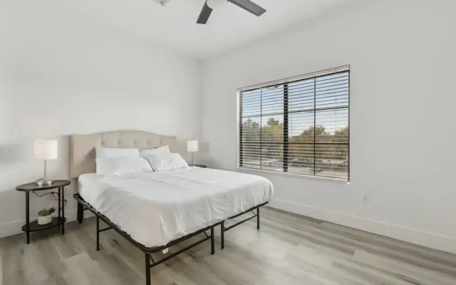 Deluxe Apartment