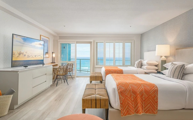 Standard Quadruple room with balcony and with ocean view