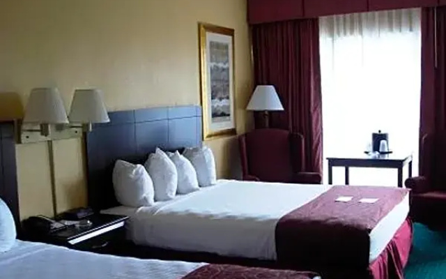 Standard Quadruple room with city view