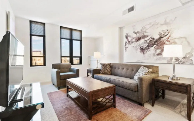 2 Bedrooms Apartment