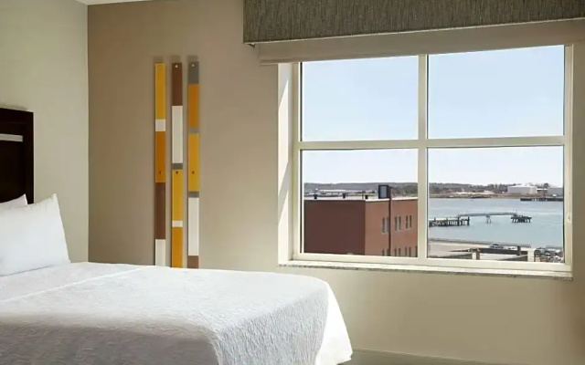 Quadruple room with water view