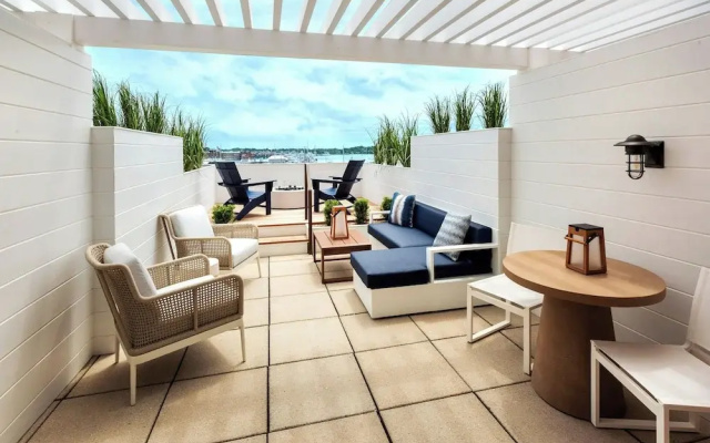 Standard Double room with balcony and with water view