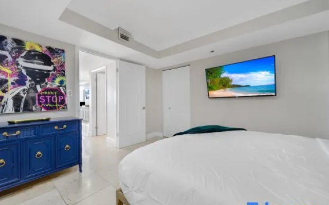 2 Bedrooms Apartment with bay view