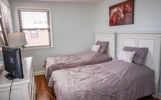 2 Bedrooms Apartment