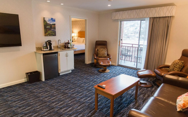Suite with balcony