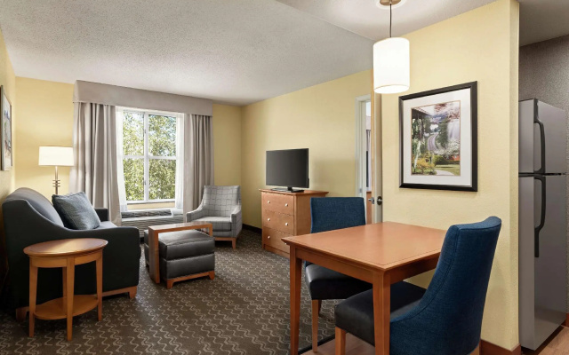 1 Bedroom Premium Double Suite