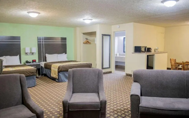 Standard Quadruple Family room