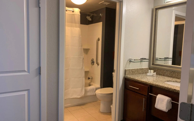 2 Bedrooms Suite