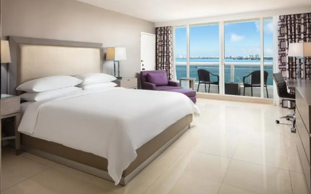Double room with balcony and with bay view