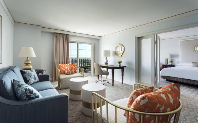 1 Bedroom Executive Double Suite with harbour view