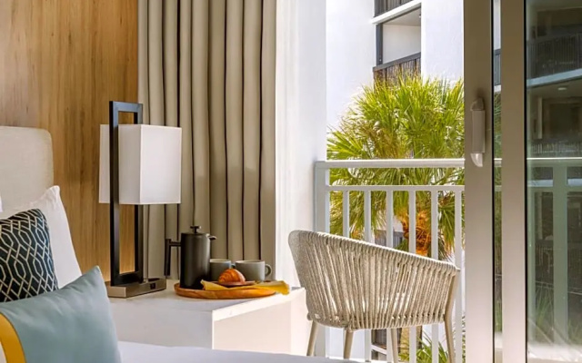 Suite with balcony
