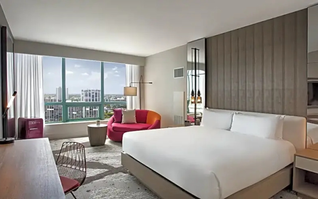 Intracoastal room