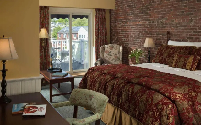 Standard room with land view