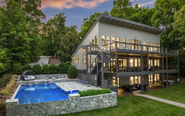 4 Bedrooms Cottage