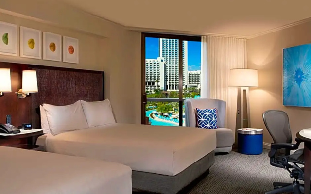 1 Bedroom Island Quadruple Suite with pool view