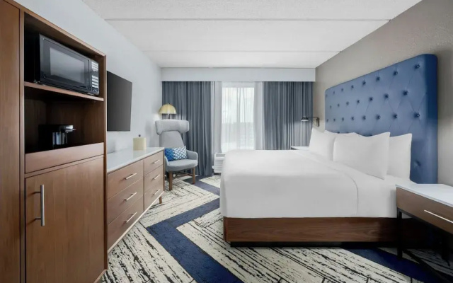 Standard Double room with city view
