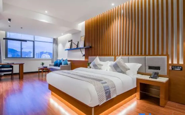 Standard Double room with city view