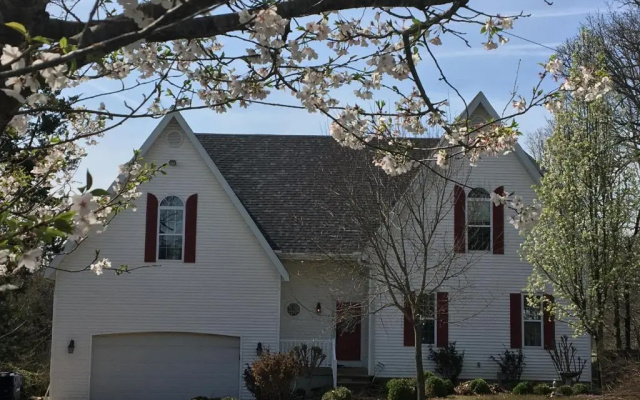5 Bedrooms Cottage
