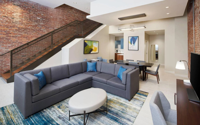 1 Bedroom Quadruple Duplex Suite