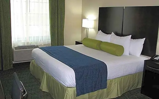 Deluxe Double Suite