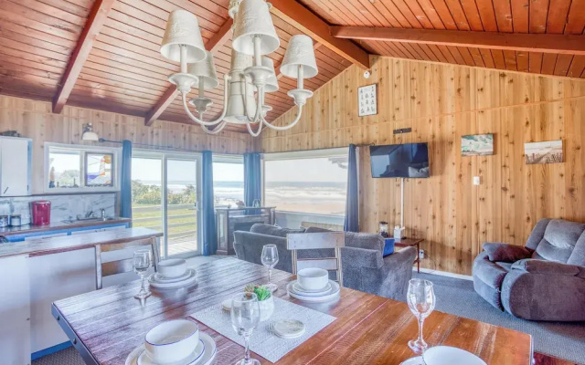 2 Bedrooms Standard Suite with partial ocean view