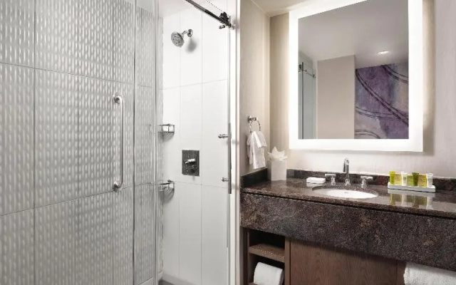 Deluxe Quadruple room with balcony